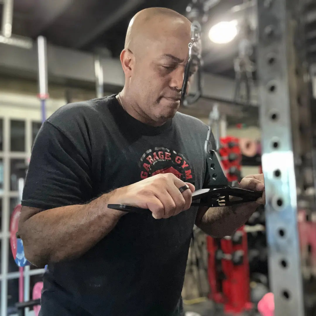 TRICEP FLAT PUSHDOWN BAR