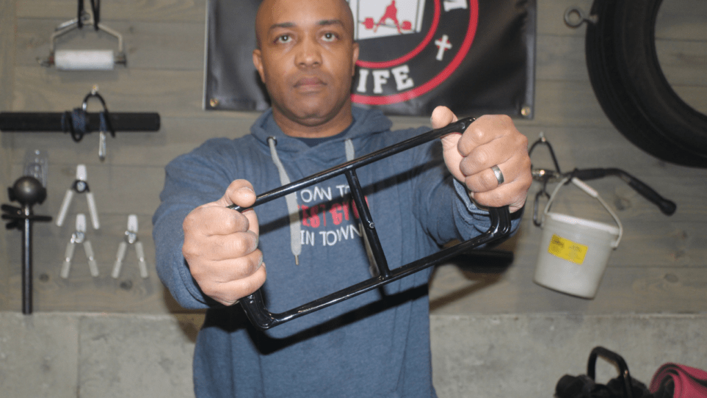 The Best Way to Tighten a Lifting belt to Lift Safely Garage Gym Life